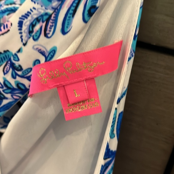 Gently used Lilly Pulitzer Rori Top in "Bird is the Word" pattern. Size L - Picture 4 of 7